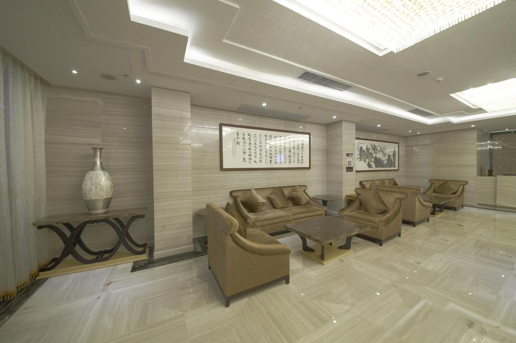 V8 Hotel Train Station Guangzhou Exterior photo