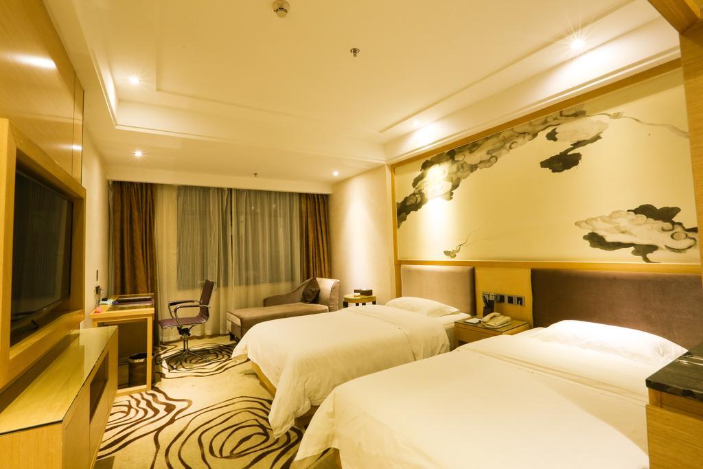 V8 Hotel Train Station Guangzhou Exterior photo