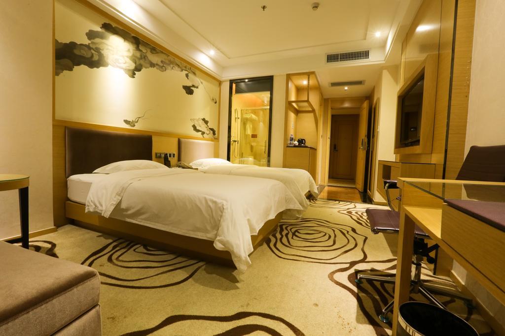V8 Hotel Train Station Guangzhou Exterior photo
