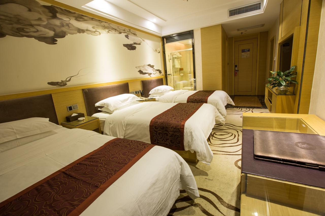 V8 Hotel Train Station Guangzhou Exterior photo