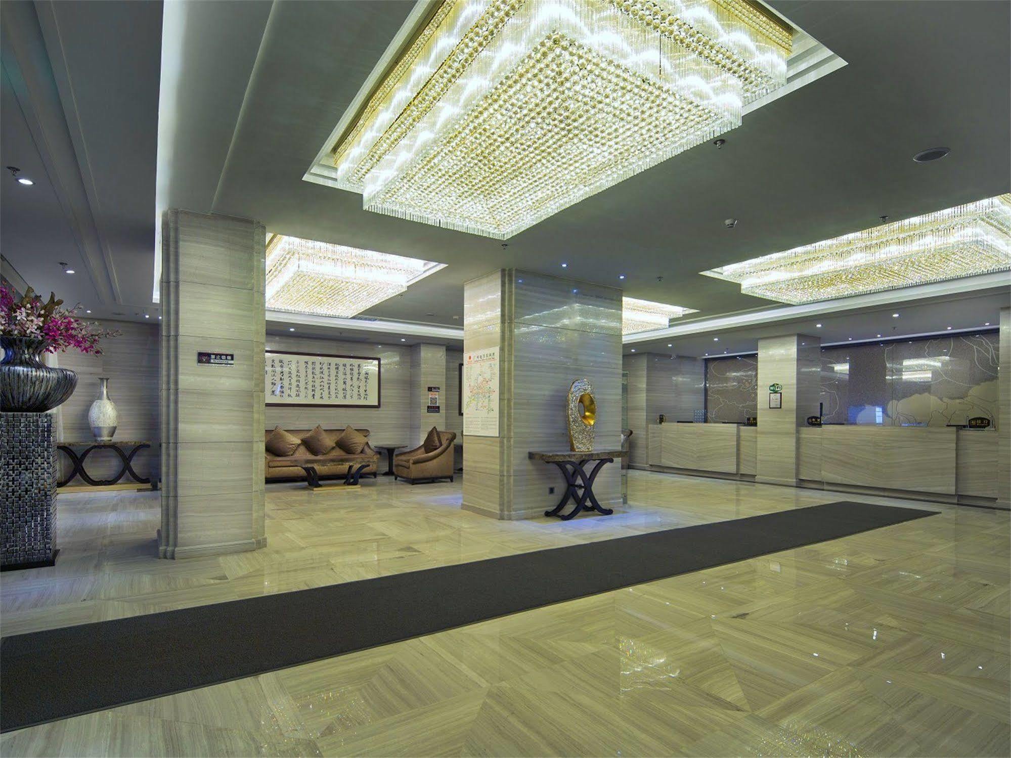 V8 Hotel Train Station Guangzhou Exterior photo
