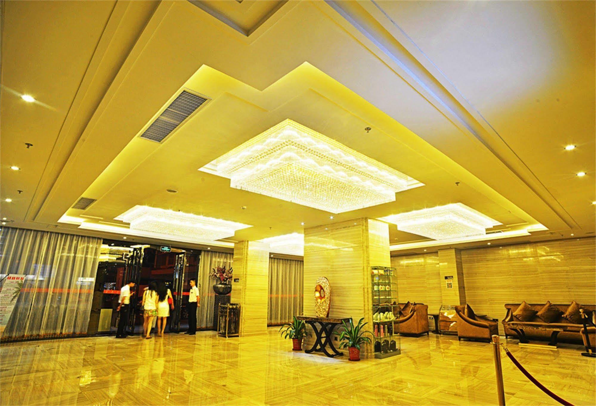 V8 Hotel Train Station Guangzhou Exterior photo