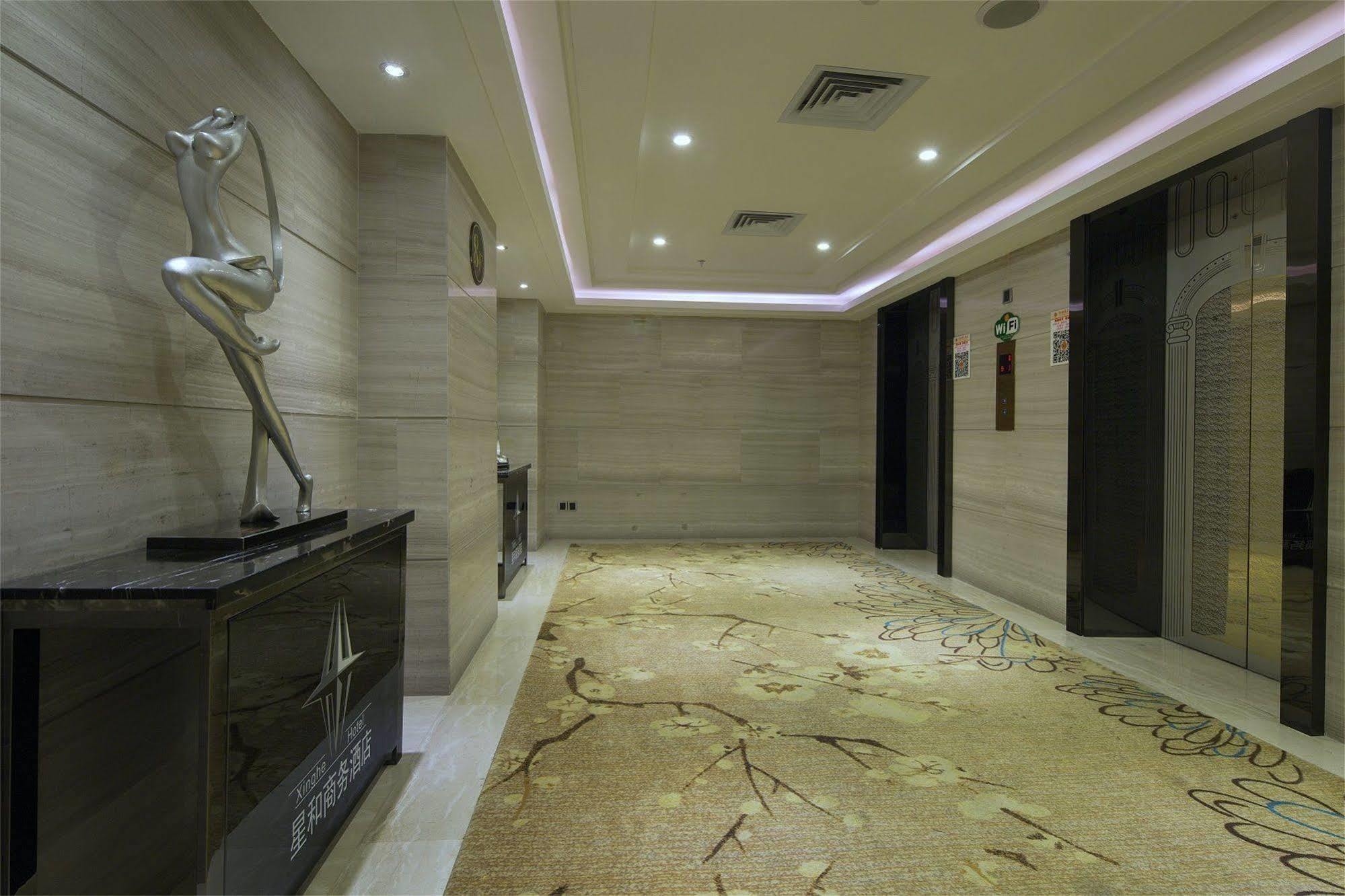 V8 Hotel Train Station Guangzhou Exterior photo