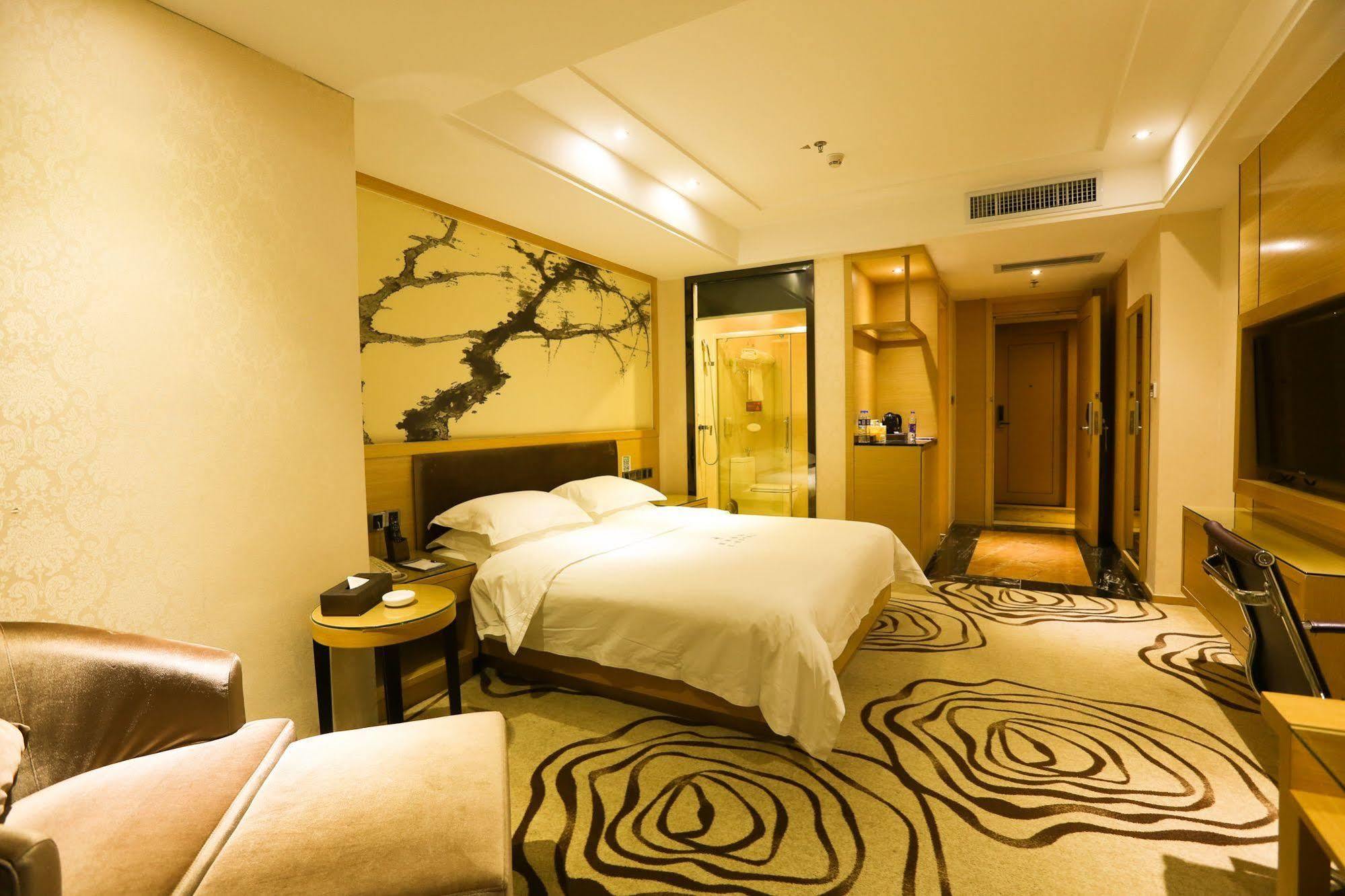 V8 Hotel Train Station Guangzhou Exterior photo