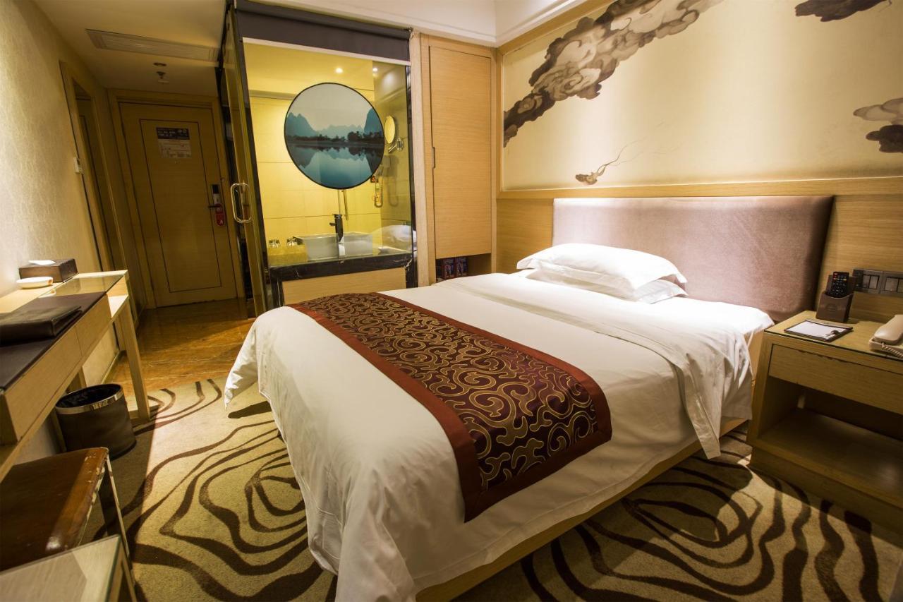 V8 Hotel Train Station Guangzhou Exterior photo