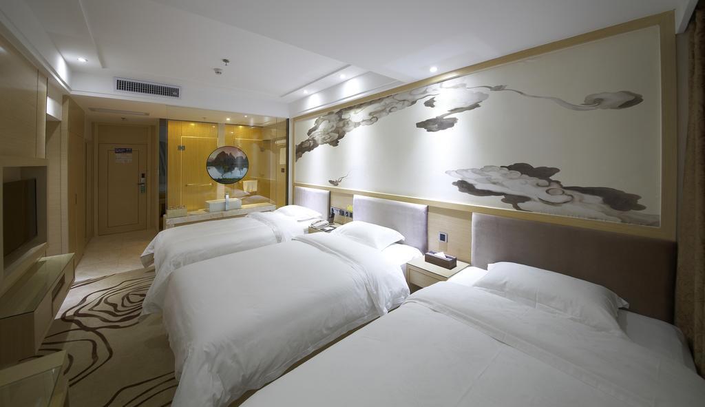 V8 Hotel Train Station Guangzhou Exterior photo